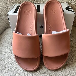 Lululemon Women's Restfeel Slides *Size 10*